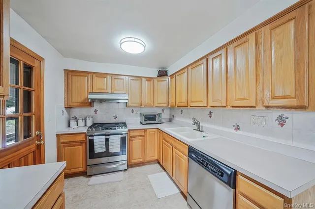 $4,950 | 508 Chamberlin Street, East Meadow, NY 11554