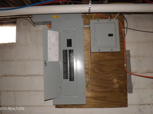 $550,000 | 829 Bristol Road, Harrogate, TN 37752