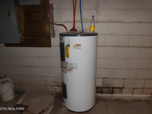 $550,000 | 829 Bristol Road, Harrogate, TN 37752