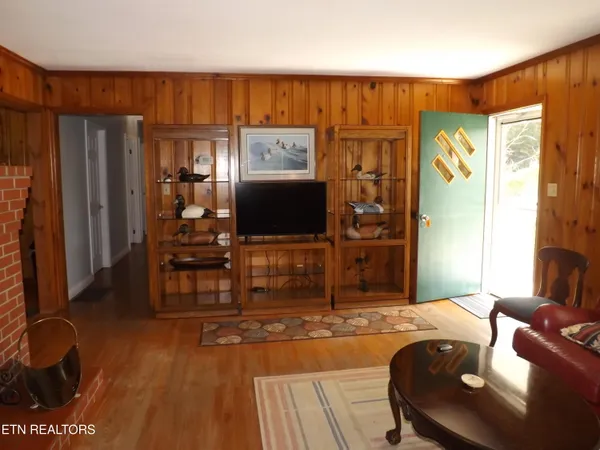 $550,000 | 829 Bristol Road, Harrogate, TN 37752