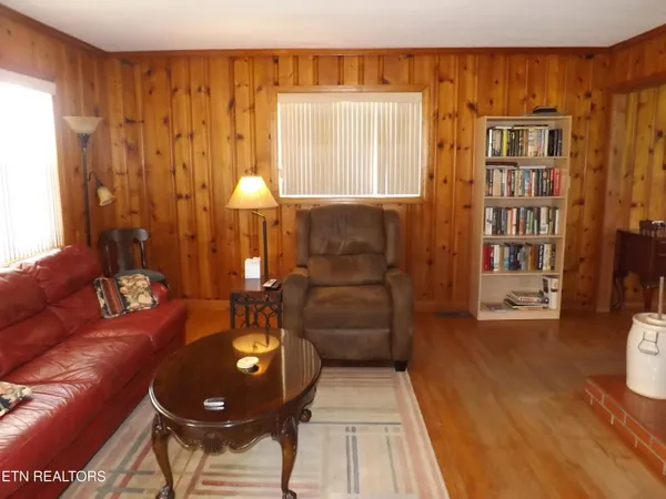 $550,000 | 829 Bristol Road, Harrogate, TN 37752