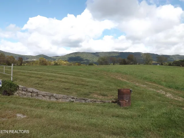 $550,000 | 829 Bristol Road, Harrogate, TN 37752