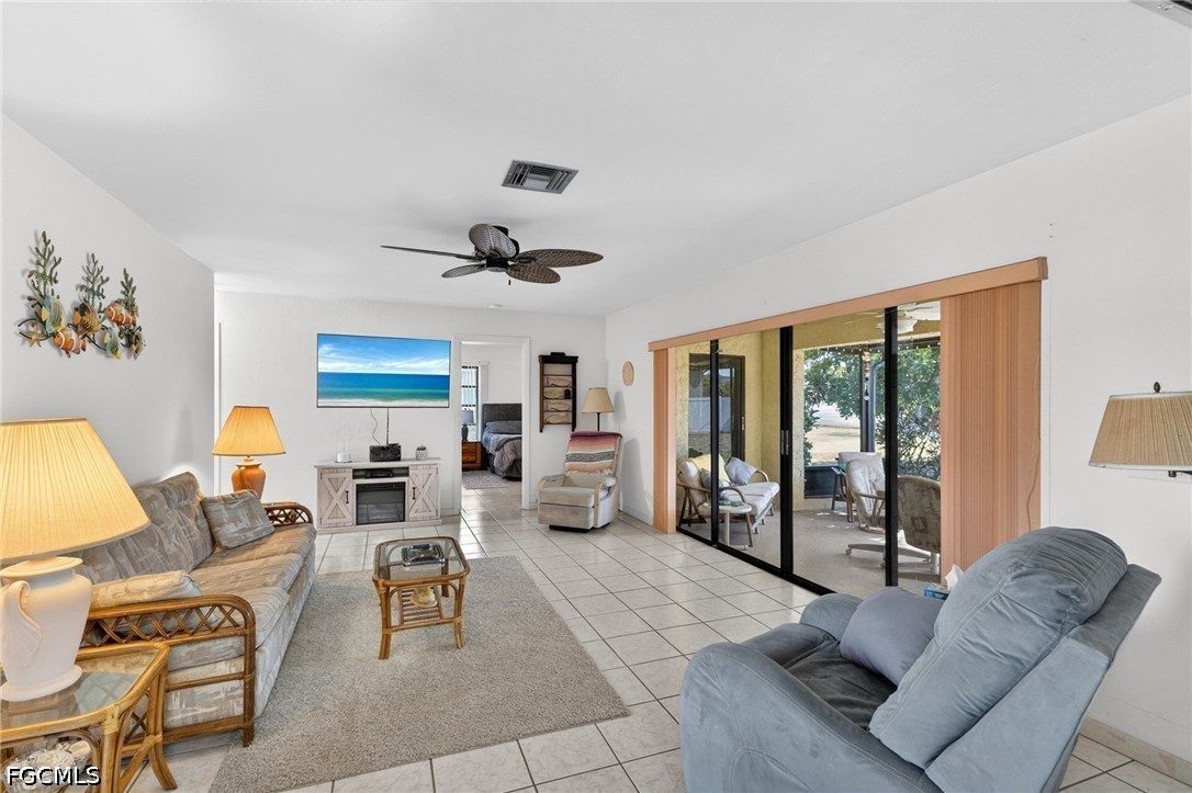 2132 Southwest 14th Place Cape Coral, FL 33991 - Photo 10 of 35