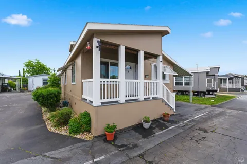 $215,000 | 770 Lincoln Avenue, Unit 80, Napa, CA 94558