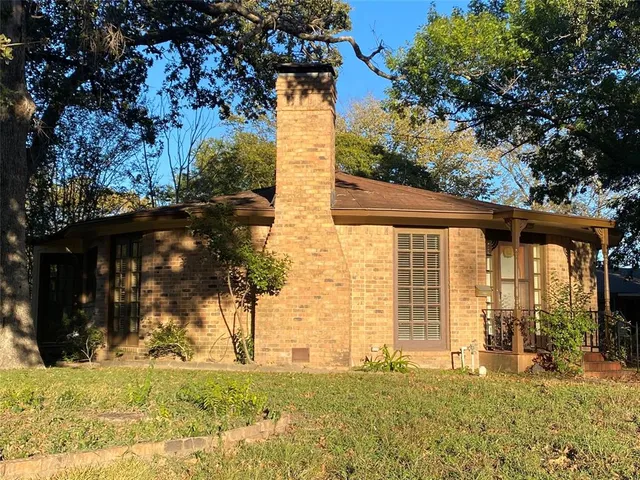 $164,900 | 1805 East Beverly Drive, Corsicana, TX 75110