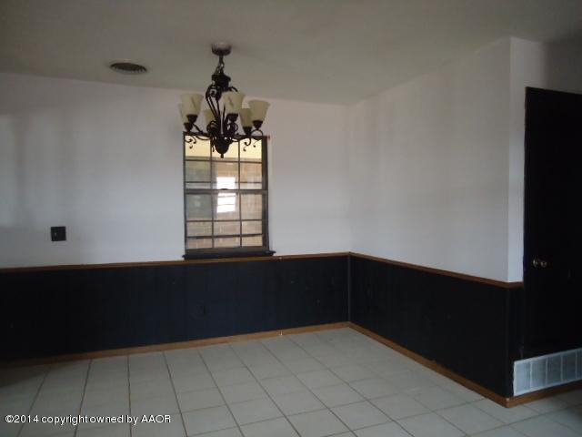 5207 Leigh Avenue Amarillo, TX 79110 - Photo 4 of 13 Dining Area