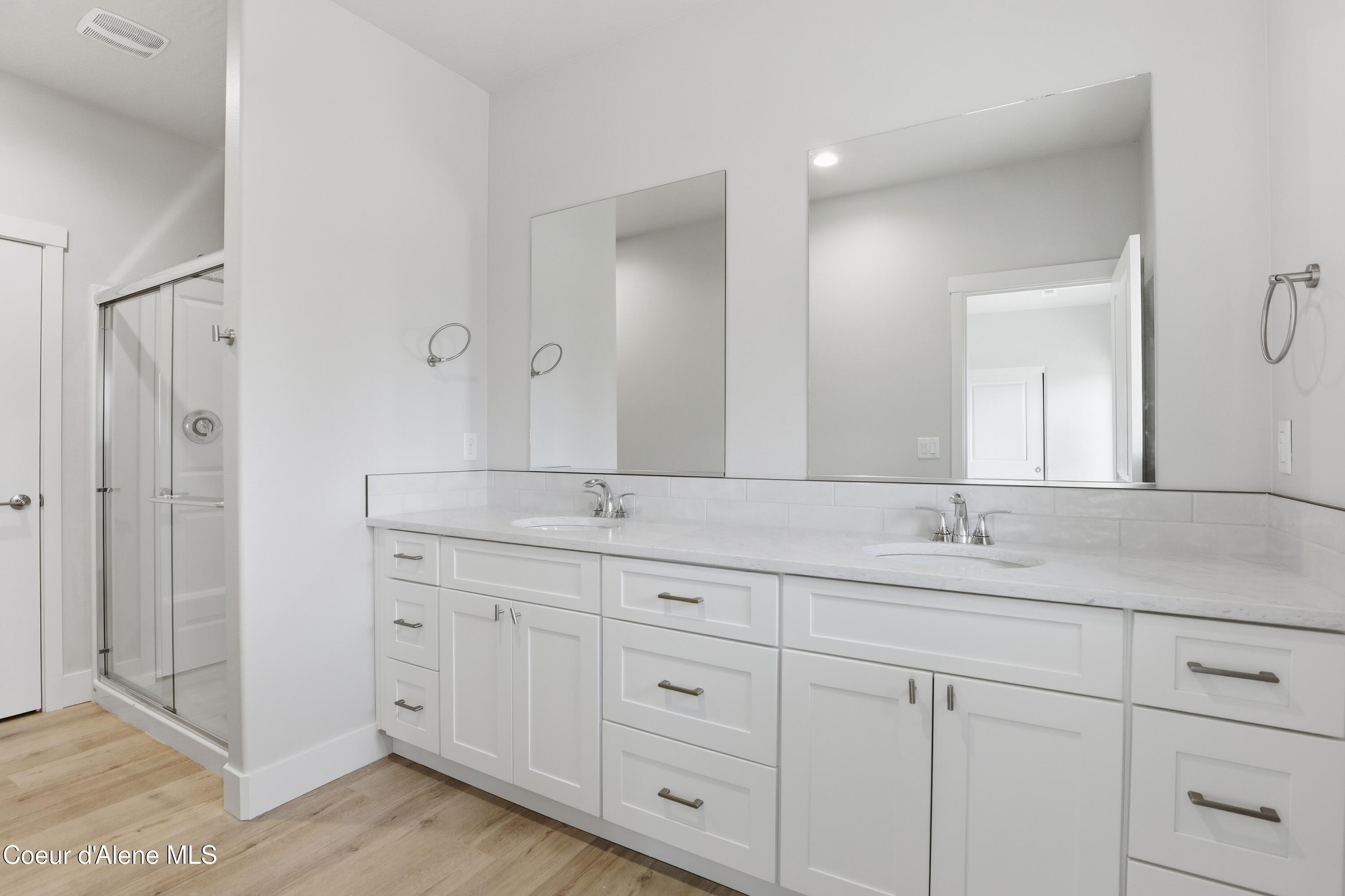 653 North Creative, Unit LOT 13) Post Falls, ID 83854 - Photo 17 of 23 Primary Bathroom
