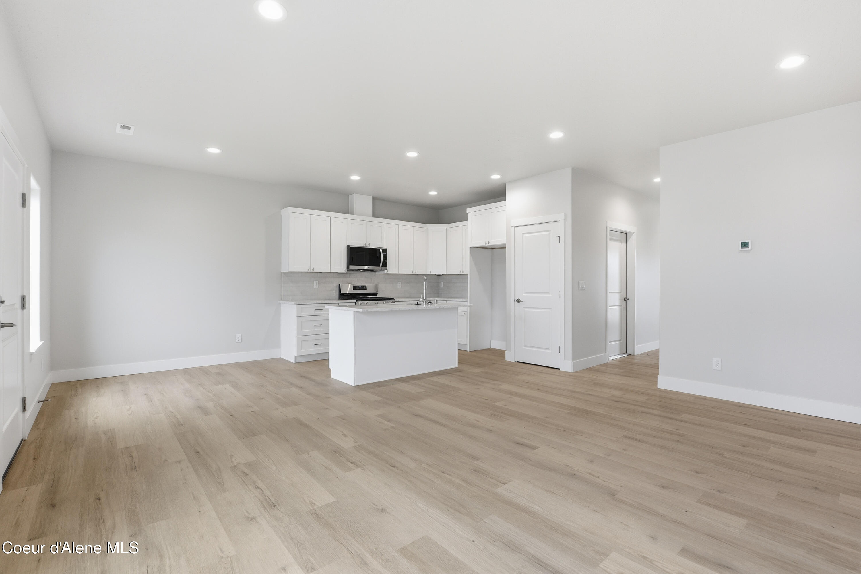 653 North Creative, Unit LOT 13) Post Falls, ID 83854 - Photo 5 of 23 Great Room