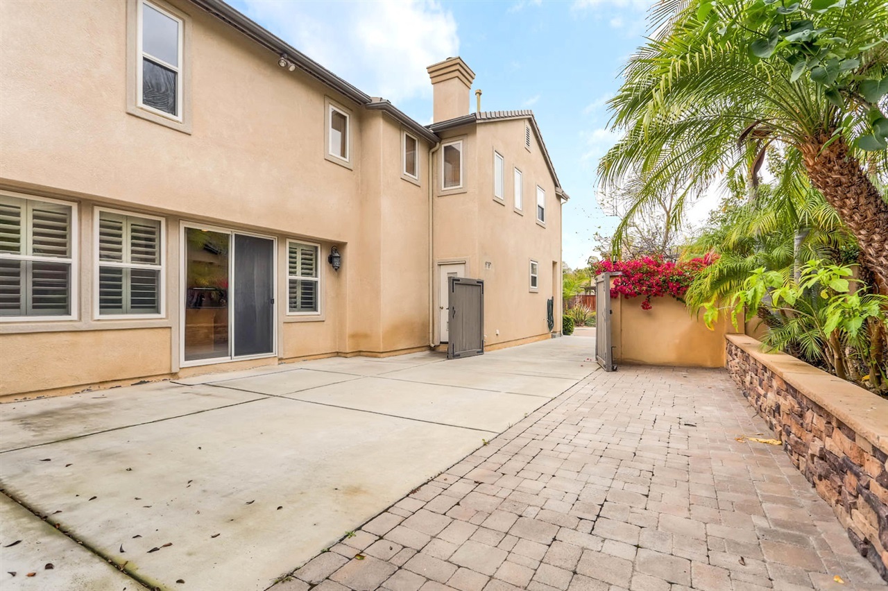 1495 Beechtree Road San Marcos, CA 92078 - Photo 4 of 25