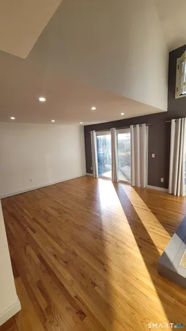 $399,900 | 6 Comstock Trail, Unit 6, Brookfield, CT 06804