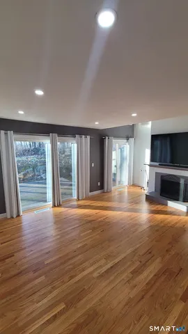 $399,900 | 6 Comstock Trail, Unit 6, Brookfield, CT 06804