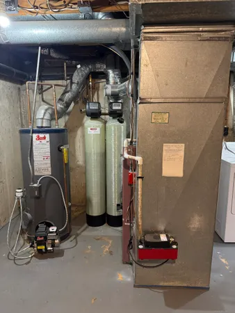 $389,900 | 6 Comstock Trail, Unit 6, Brookfield, CT 06804