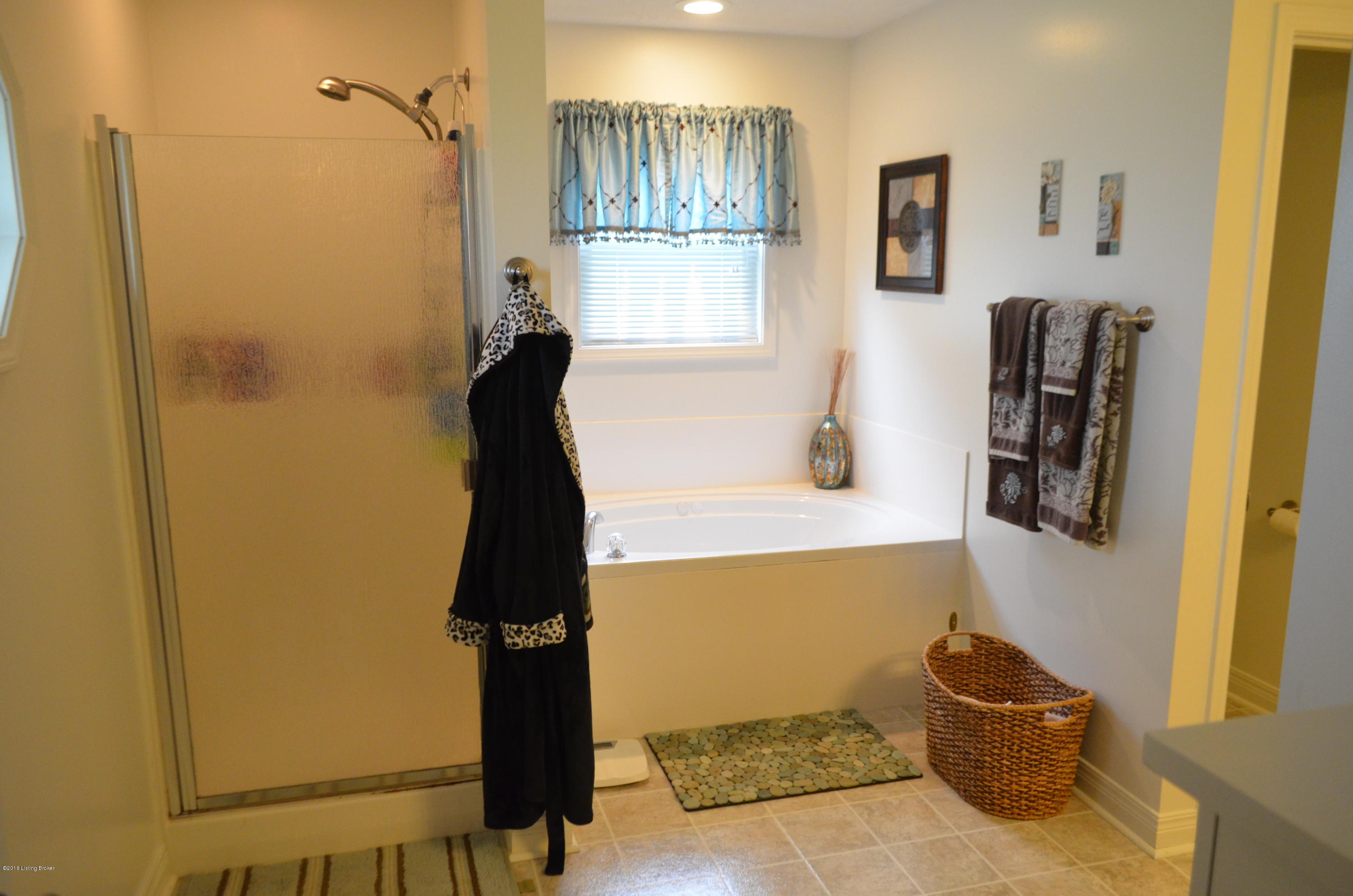 401 Sunshine Camp Road Shepherdsville, KY 40165 - Photo 10 of 17 DSC_1793