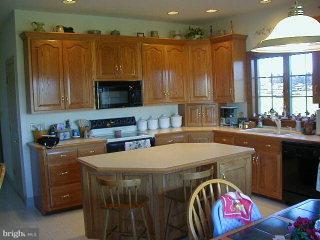 745 Rohen Ridge Drive Lititz, PA 17543 - Photo 3 of 4