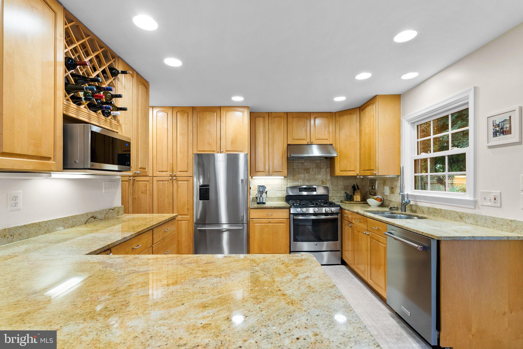 11906 Smoketree Road Potomac, MD 20854 - Photo 17 of 59