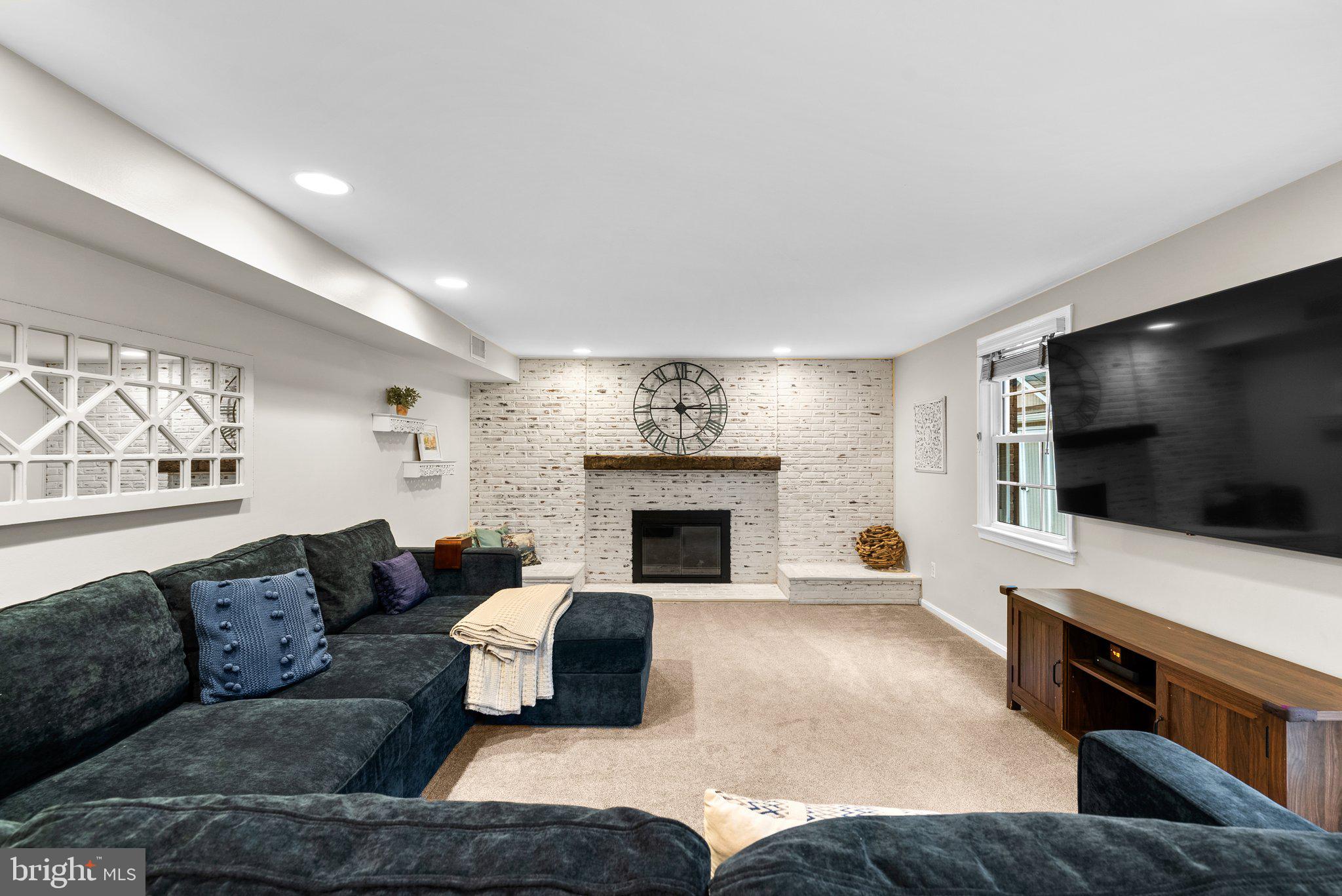 11906 Smoketree Road Potomac, MD 20854 - Photo 26 of 59