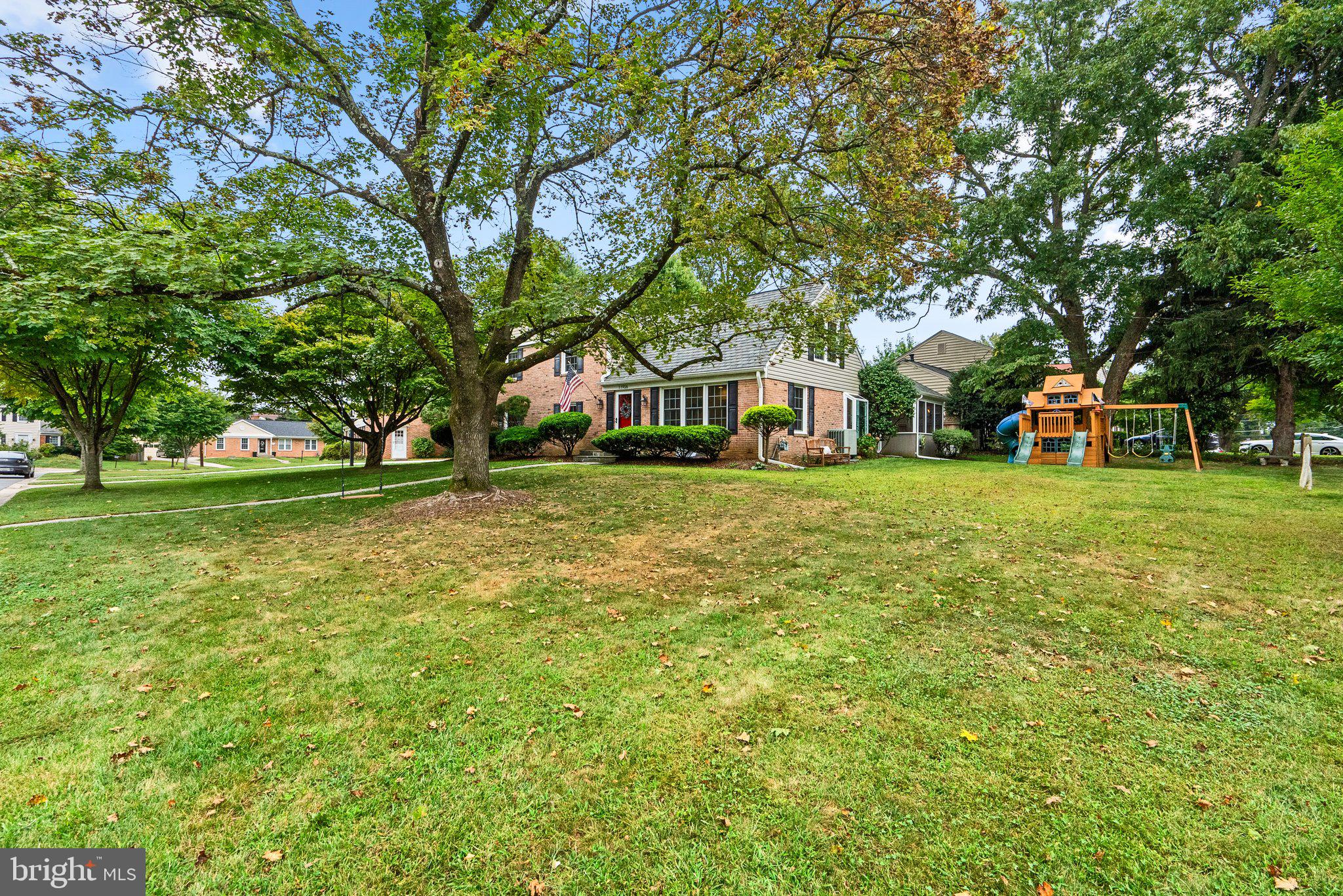 11906 Smoketree Road Potomac, MD 20854 - Photo 3 of 59