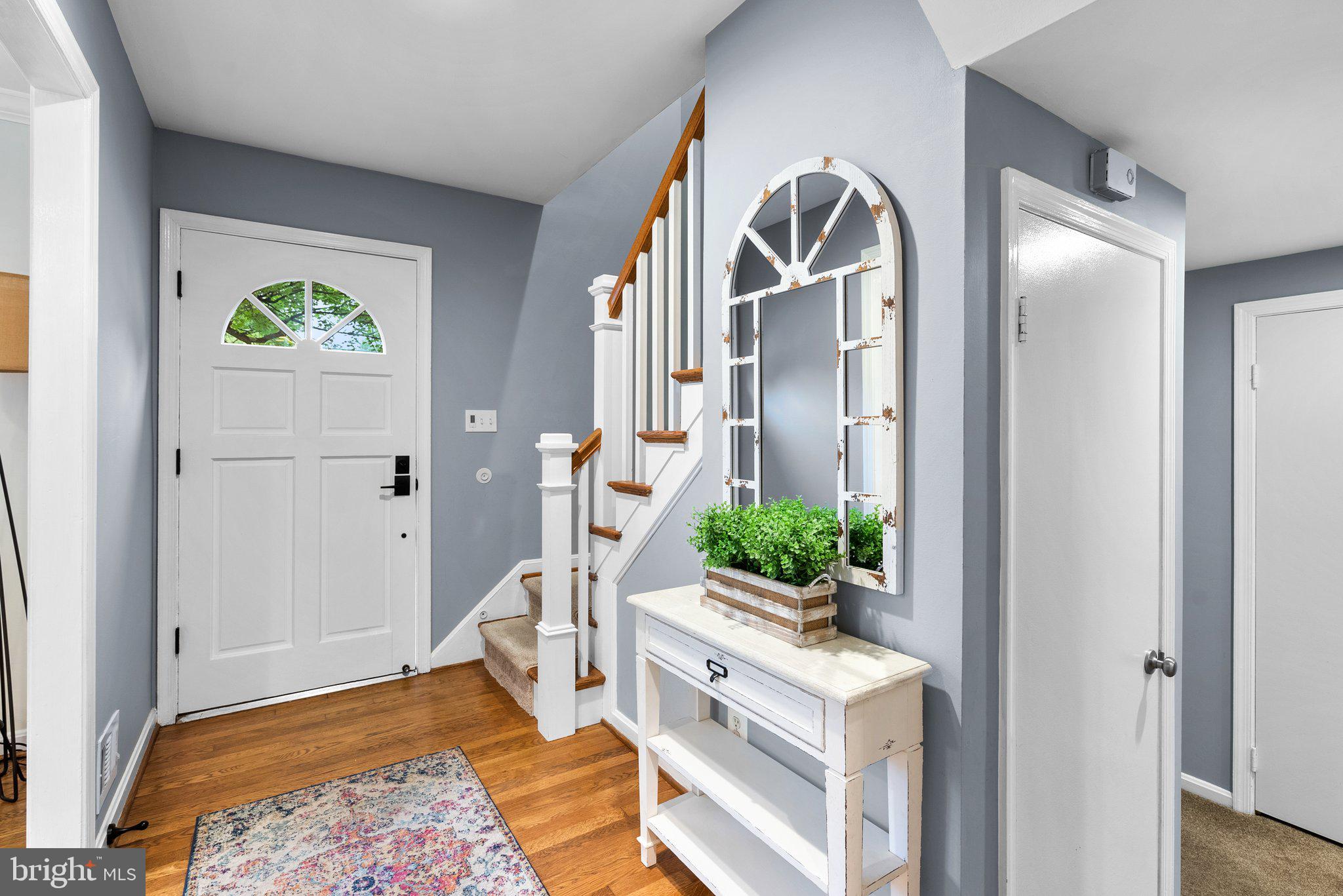 11906 Smoketree Road Potomac, MD 20854 - Photo 5 of 59