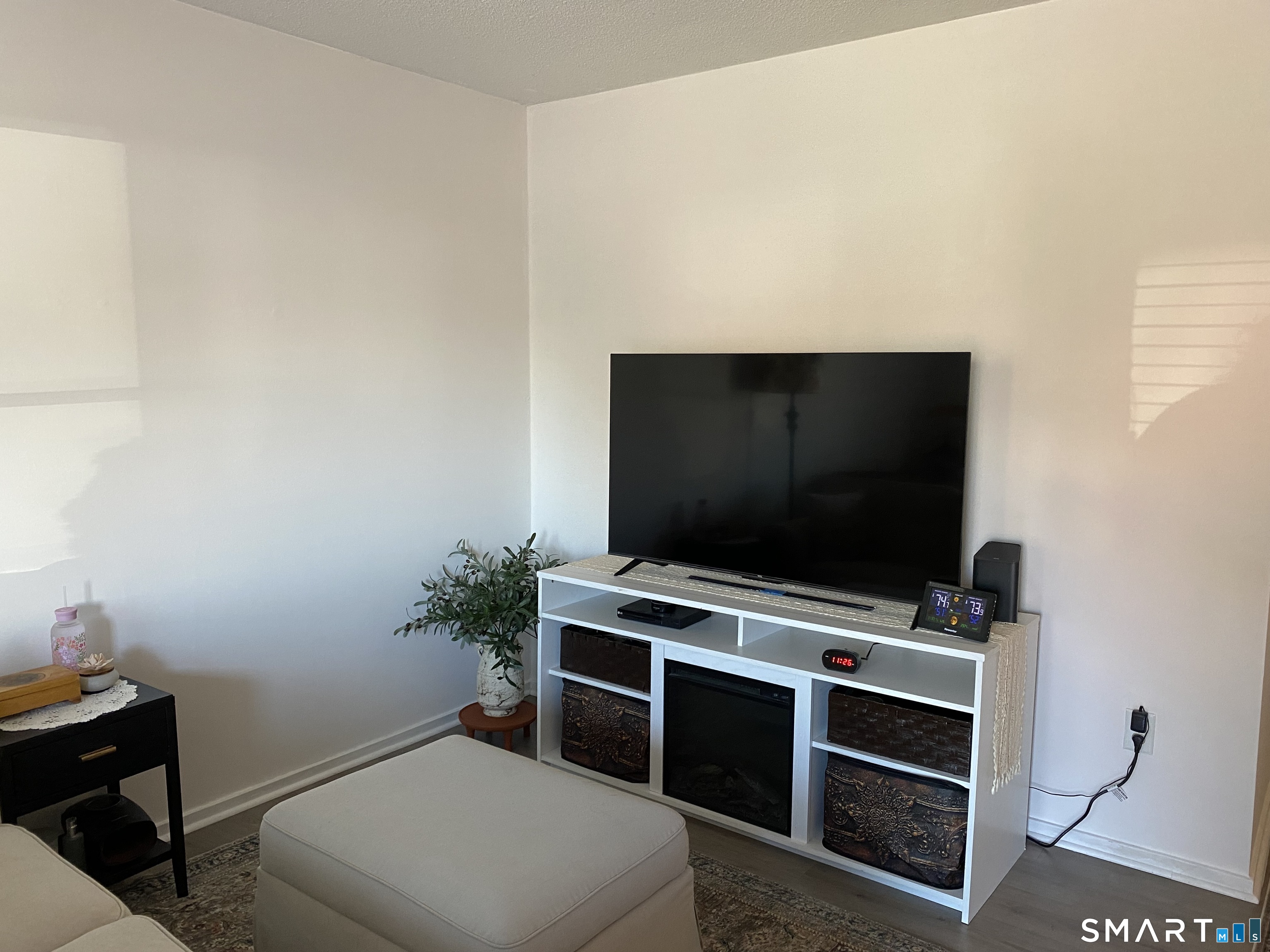 585 Park Road, Unit 58 Waterbury, CT 06708 - Photo 7 of 23 Another view of living room