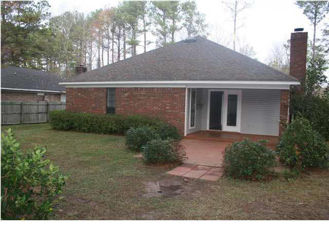 530 Old Rice Road Madison, MS 39110 - Photo 3 of 16 Rear view of home and patios