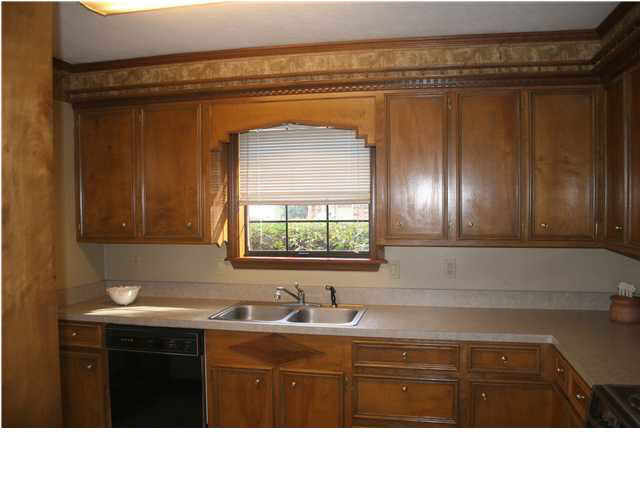530 Old Rice Road Madison, MS 39110 - Photo 7 of 16 sunny kitchen with black appliances