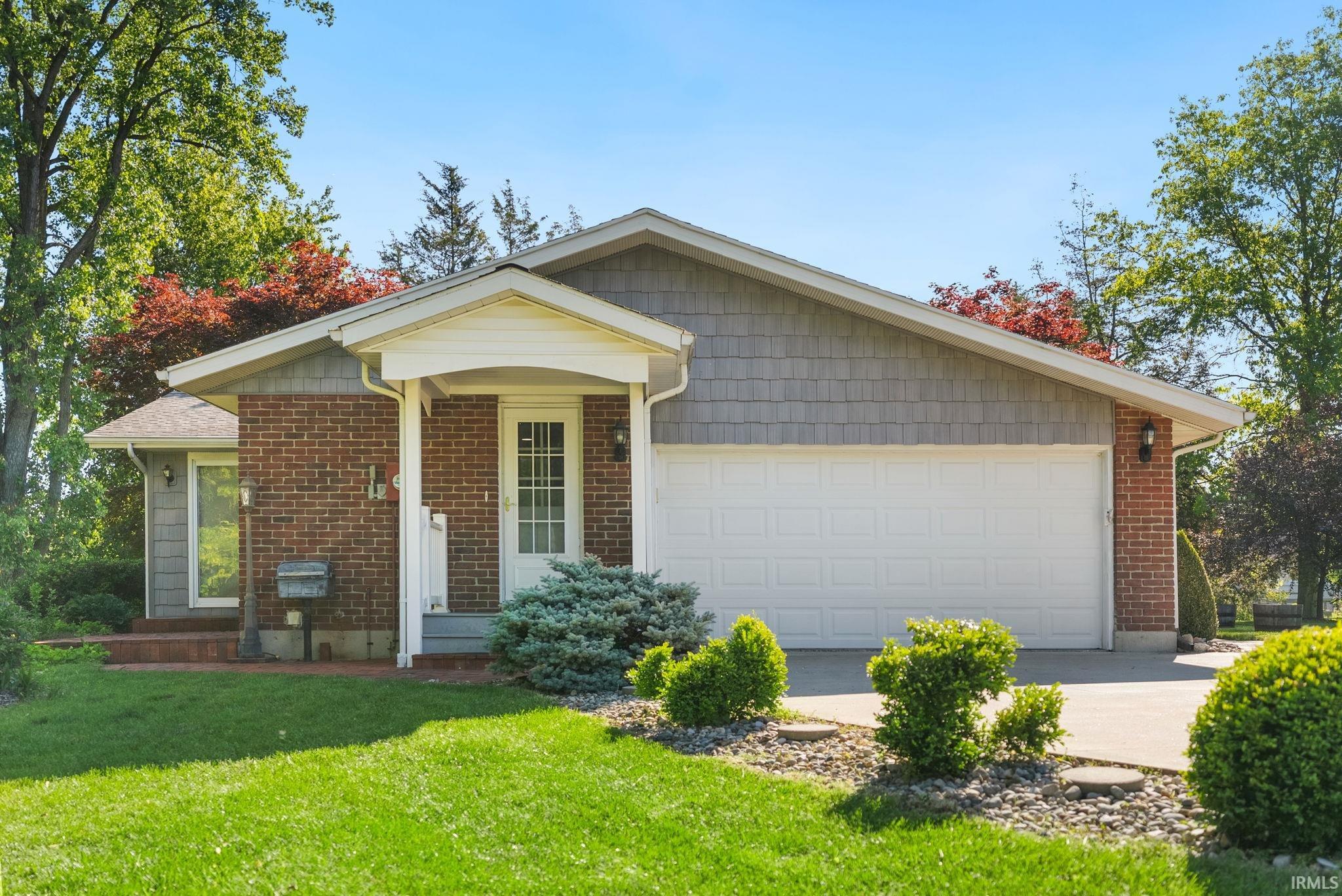 5915 Hosler Road Leo, IN 46765 - Photo 4 of 15
