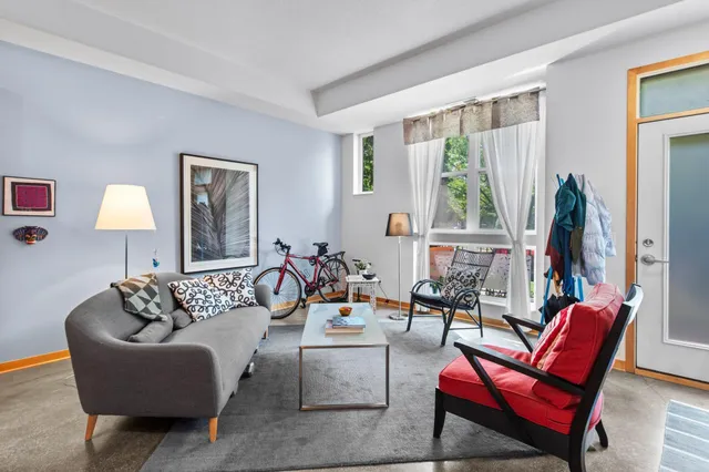 $275,000 | 2650 University Avenue West, Unit 1, St. Paul, MN 55114