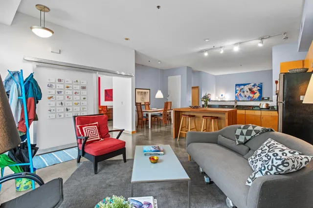 $275,000 | 2650 University Avenue West, Unit 1, St. Paul, MN 55114