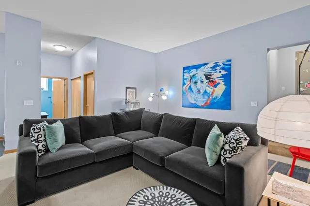 $275,000 | 2650 University Avenue West, Unit 1, St. Paul, MN 55114