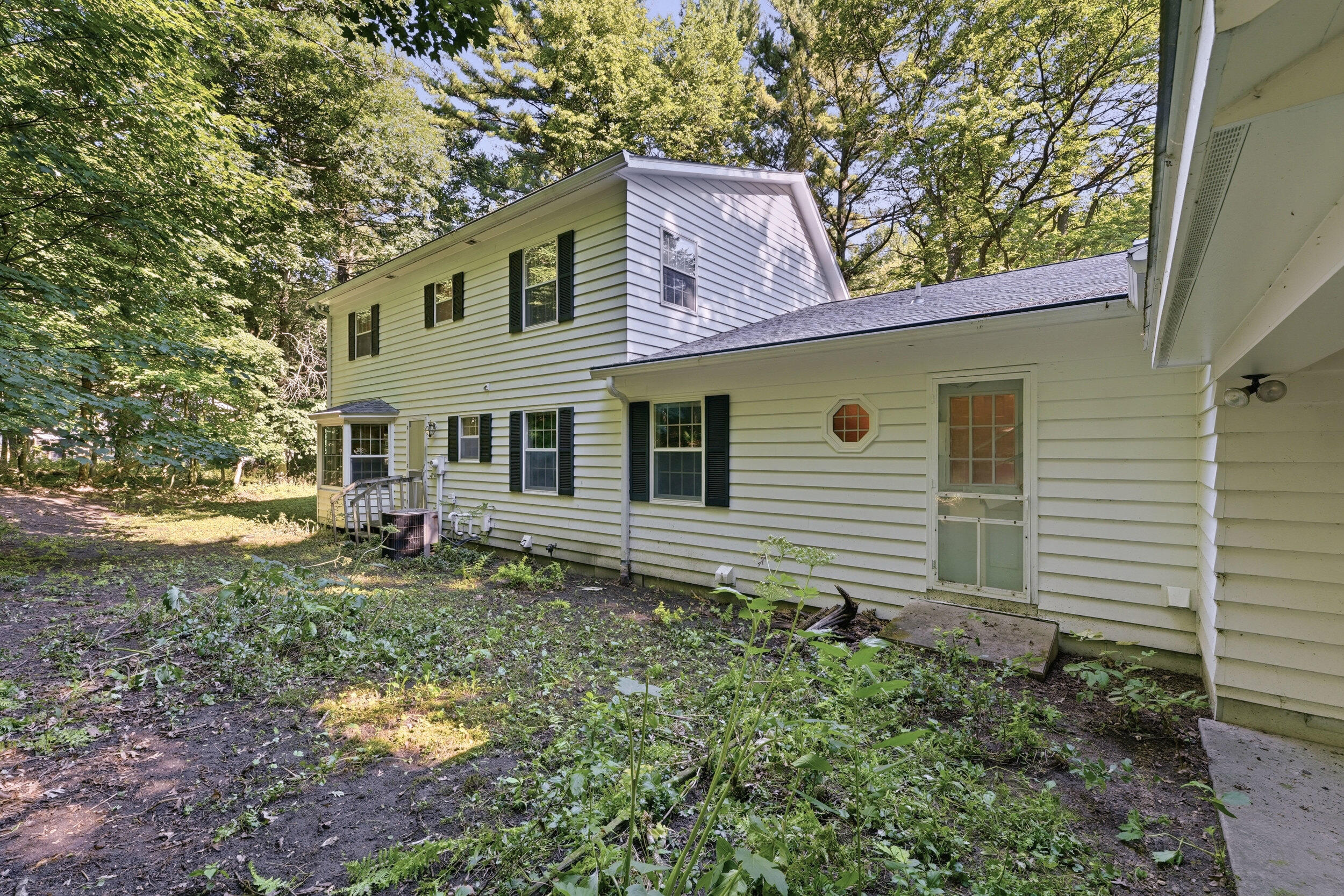 137 Canterbury Road Washington, WI 54701 - Photo 35 of 40 focused_2_sell014886
