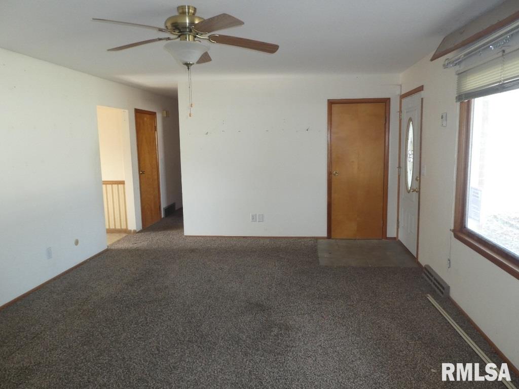 188 Nottingham Road Springfield, IL 62704 - Photo 3 of 27