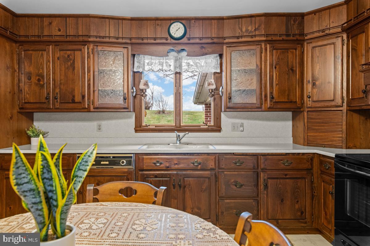 380 Snyder Road Reading, PA 19605 - Photo 7 of 26 Gallery Image 7