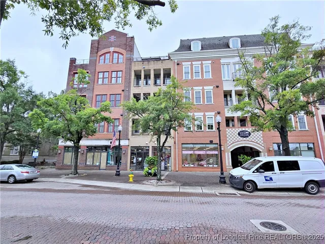 a car parked in front of a building