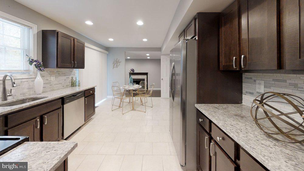 610 Riden Street Odenton, MD 21113 - Photo 4 of 22 Gourmet kitchen w/granite & stainless steel appl!