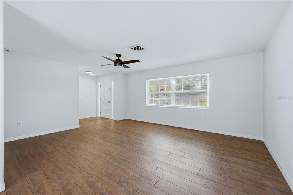 5251 Ashton Road Sarasota, FL 34233 - Photo 13 of 48