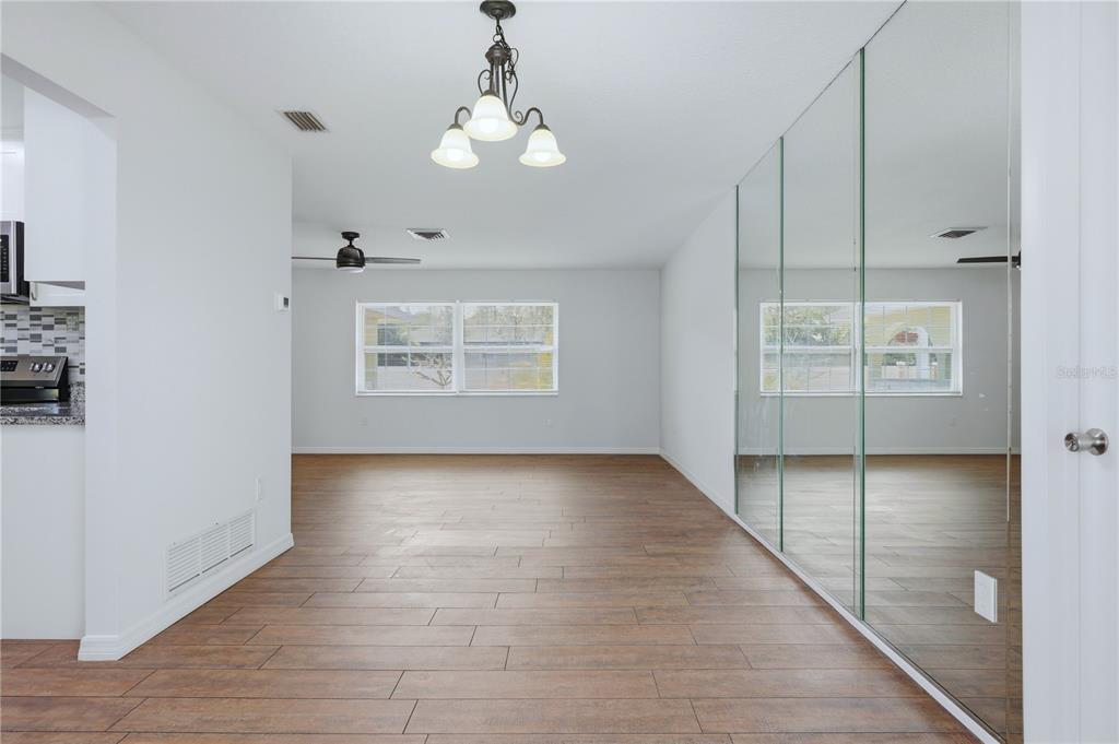 5251 Ashton Road Sarasota, FL 34233 - Photo 16 of 48