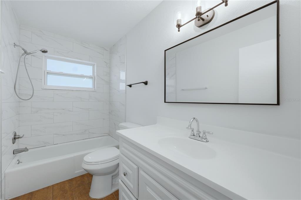 5251 Ashton Road Sarasota, FL 34233 - Photo 30 of 48
