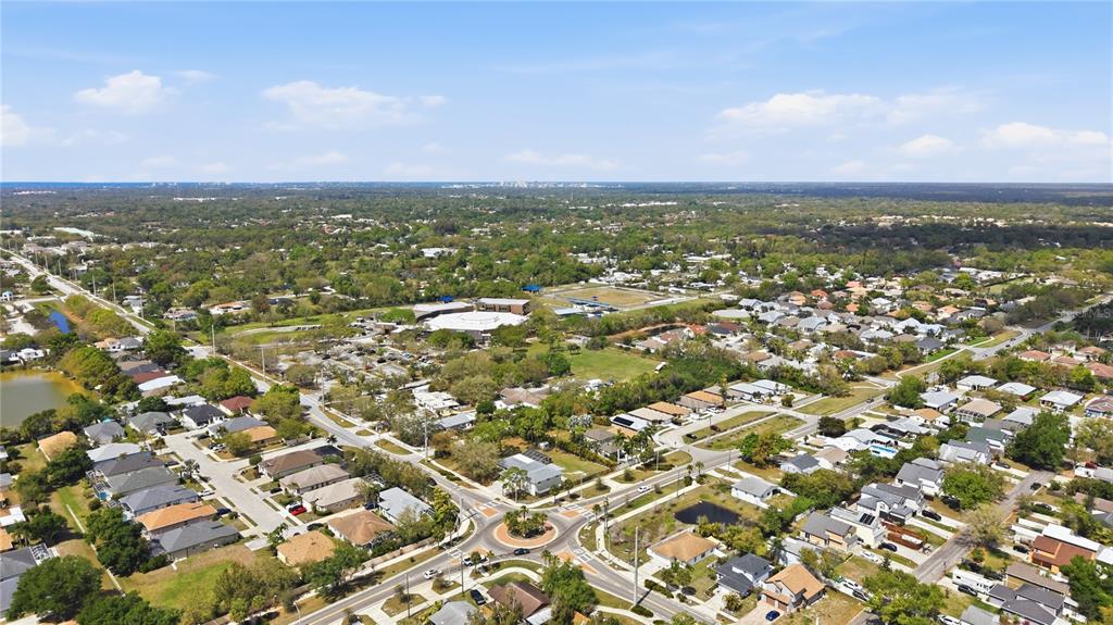 5251 Ashton Road Sarasota, FL 34233 - Photo 3 of 48
