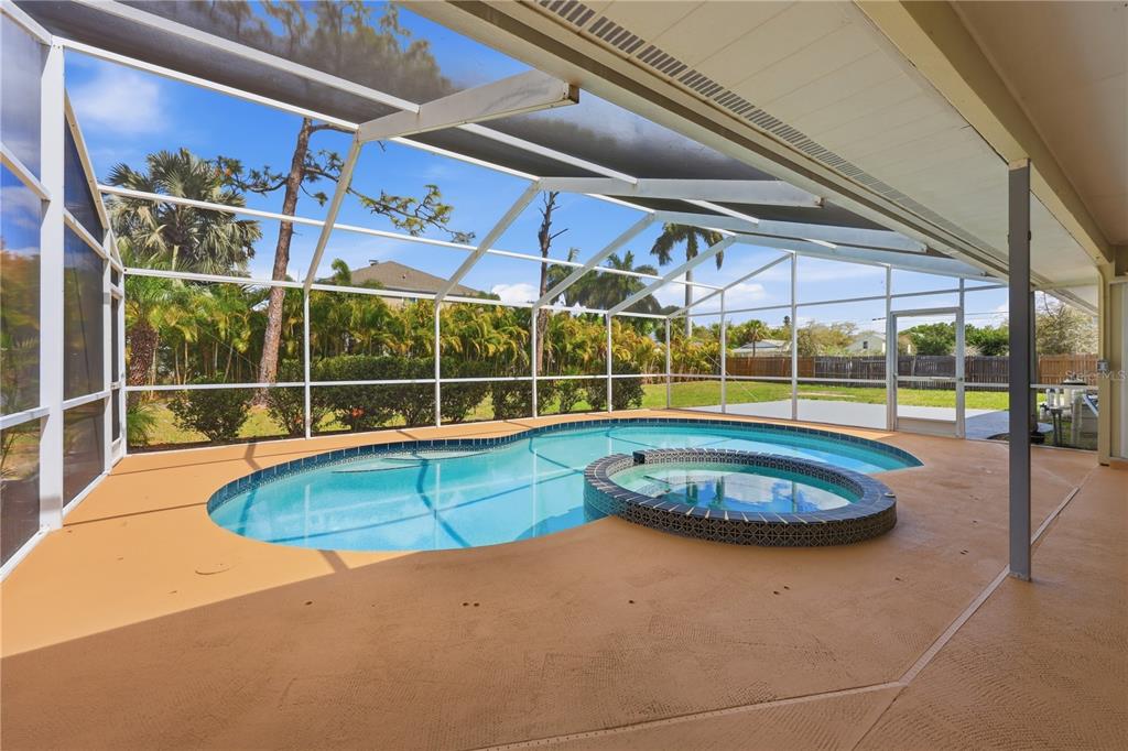 5251 Ashton Road Sarasota, FL 34233 - Photo 34 of 48