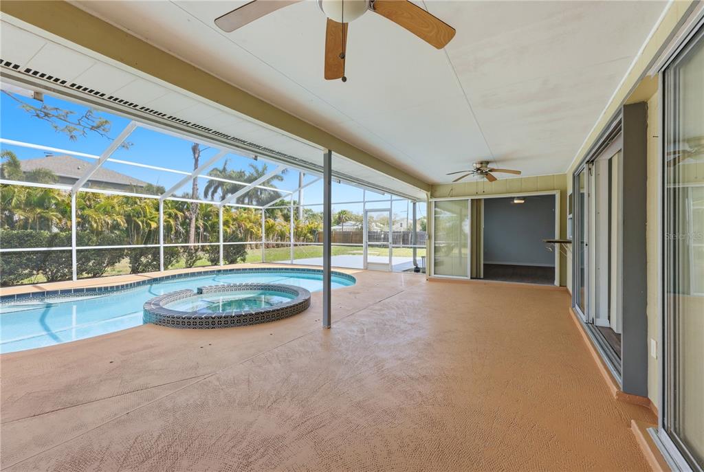 5251 Ashton Road Sarasota, FL 34233 - Photo 36 of 48
