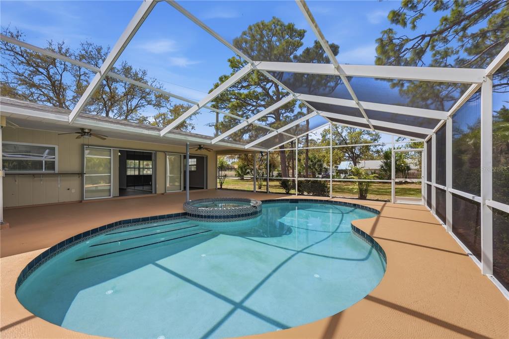 5251 Ashton Road Sarasota, FL 34233 - Photo 40 of 48