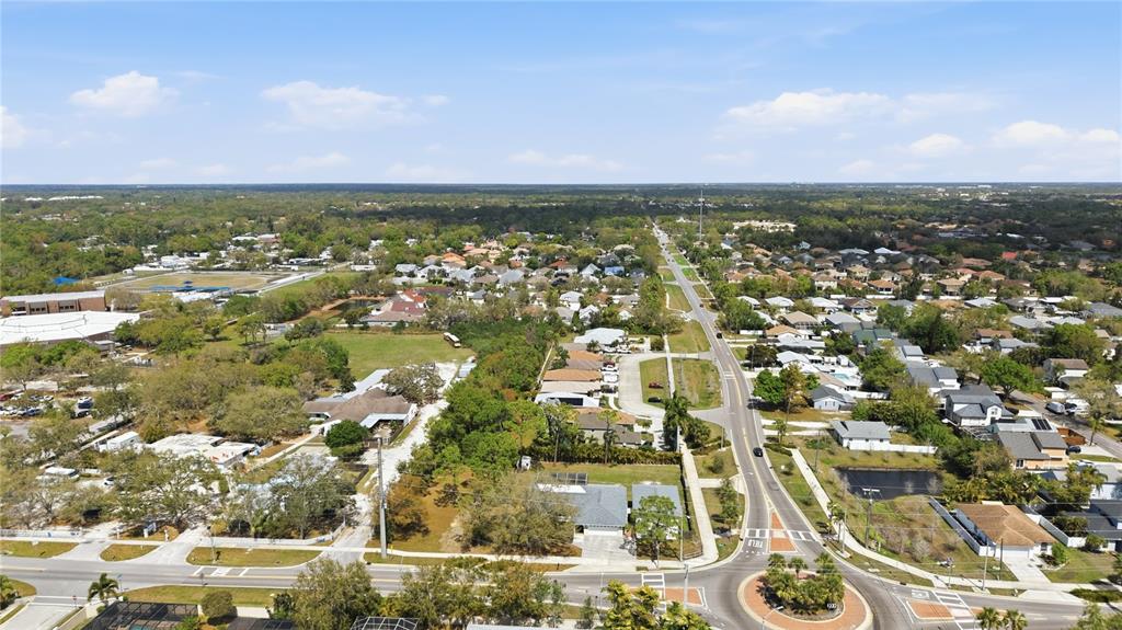 5251 Ashton Road Sarasota, FL 34233 - Photo 5 of 48