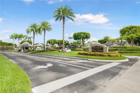 $749,999 | 4825 Northwest 98th Place, Doral, FL 33178
