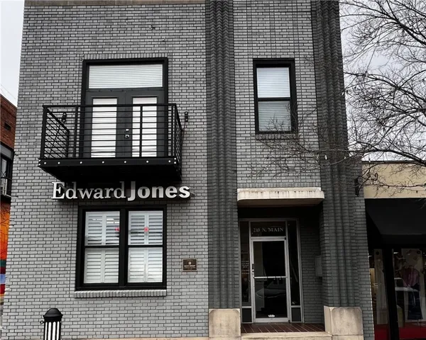 $2,300 | 214 North Main Street, Anderson, SC 29621