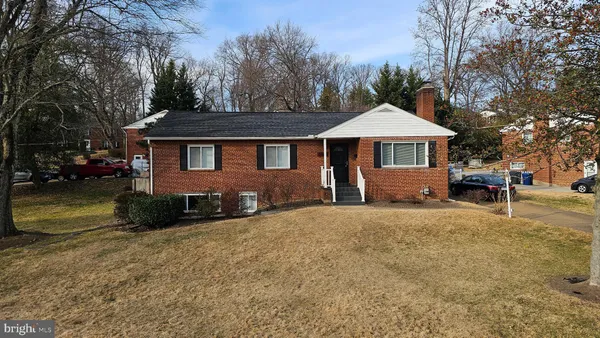 $899,900 | 3164 Patrick Henry Drive, Falls Church, VA 22044