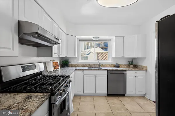 $899,900 | 3164 Patrick Henry Drive, Falls Church, VA 22044