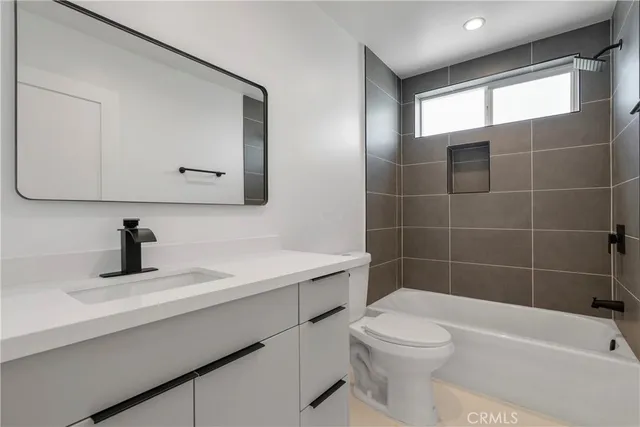 $3,199,995 | 2813 East 6th Street, Los Angeles, CA 90023