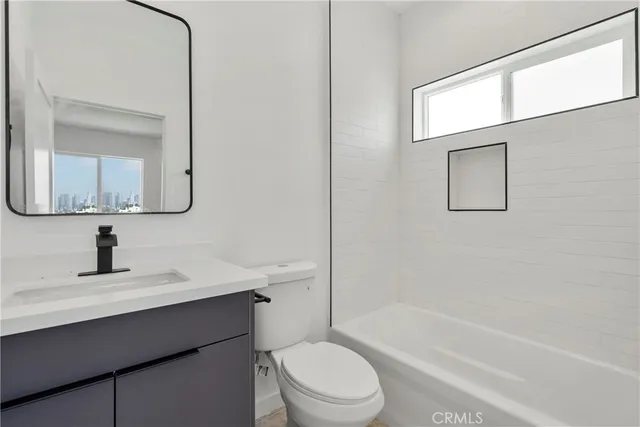 $3,199,995 | 2813 East 6th Street, Los Angeles, CA 90023