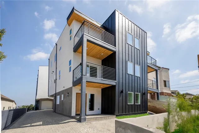 $3,199,995 | 2813 East 6th Street, Los Angeles, CA 90023