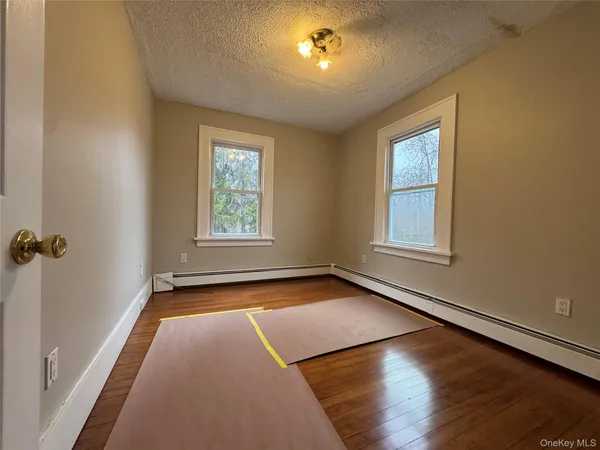 $3,200 | 157 Highway 17M, Harriman, NY 10926